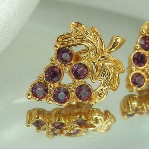 VINTAGE AVON GRAPE EARRINGS FROM THE 70'S